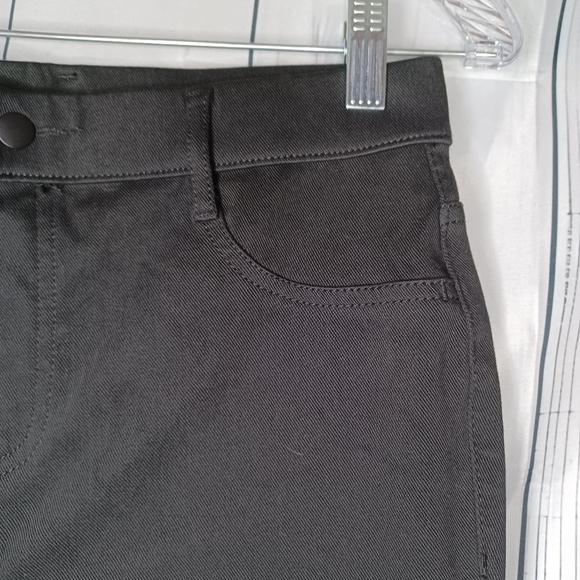 Time and Tru Chic Black pull-on skinny pants - Picture 5 of 10